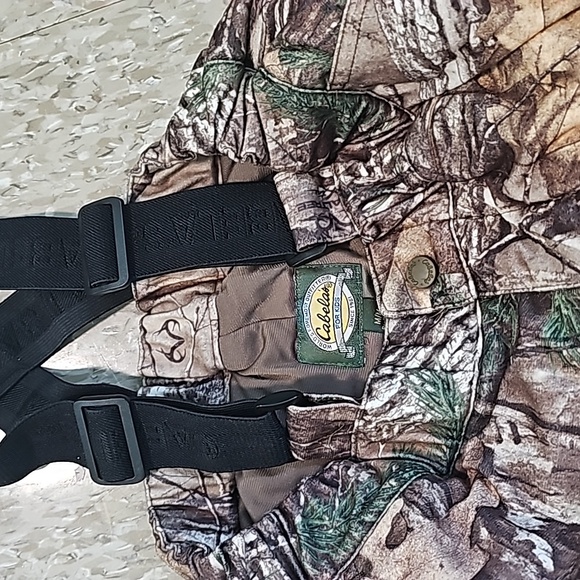 Cabelas insulated winter hunting pants with adjustable straps - Picture 3 of 9